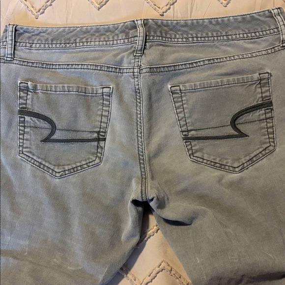 Women’s Corduroy Jeans - Picture 7 of 9